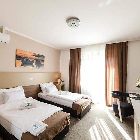 River Inn Stari Banovci ภายนอก รูปภาพ