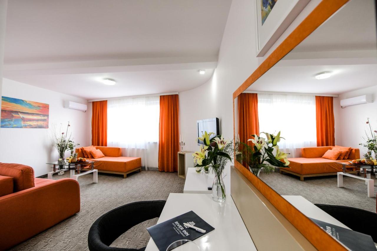 River Inn Stari Banovci ภายนอก รูปภาพ