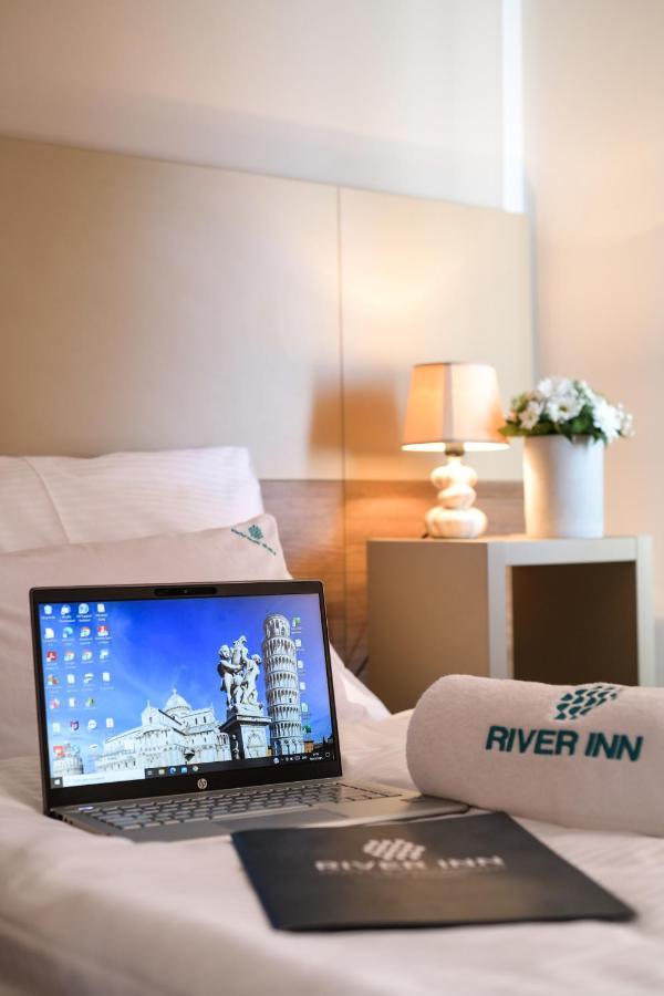 River Inn Stari Banovci ภายนอก รูปภาพ