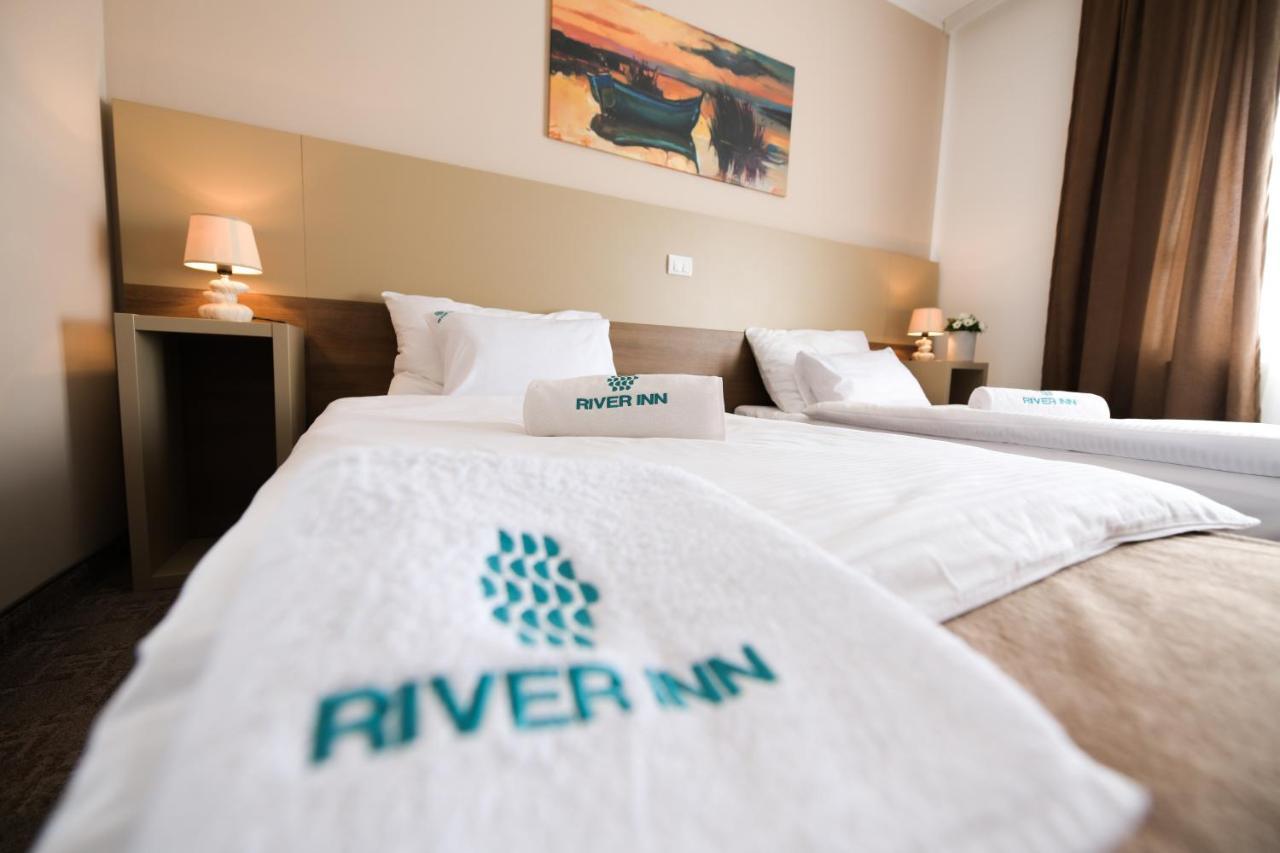 River Inn Stari Banovci ภายนอก รูปภาพ