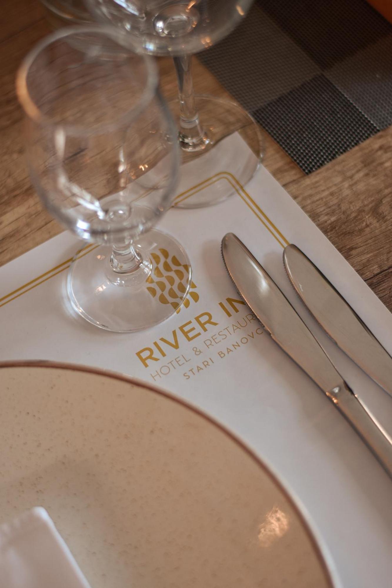 River Inn Stari Banovci ภายนอก รูปภาพ